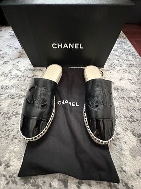 CHANEL Black Leather & Patent Espadrille Slide women’s 7